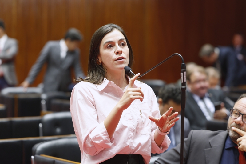 Noticia zema-nao-apresenta-plano-para-usar-r-18-bilhao-do-juros-por-educacao-aponta